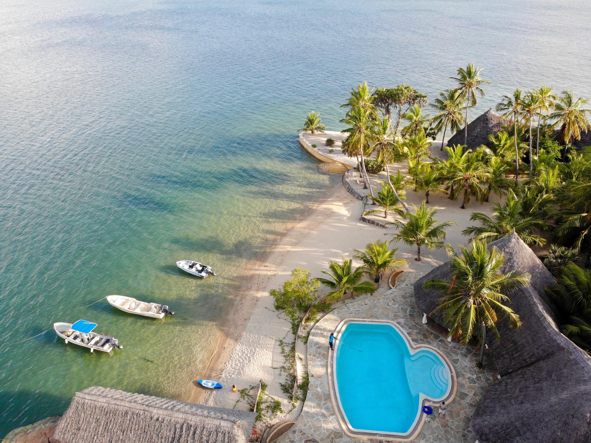 Manda Bay thumbnail 11